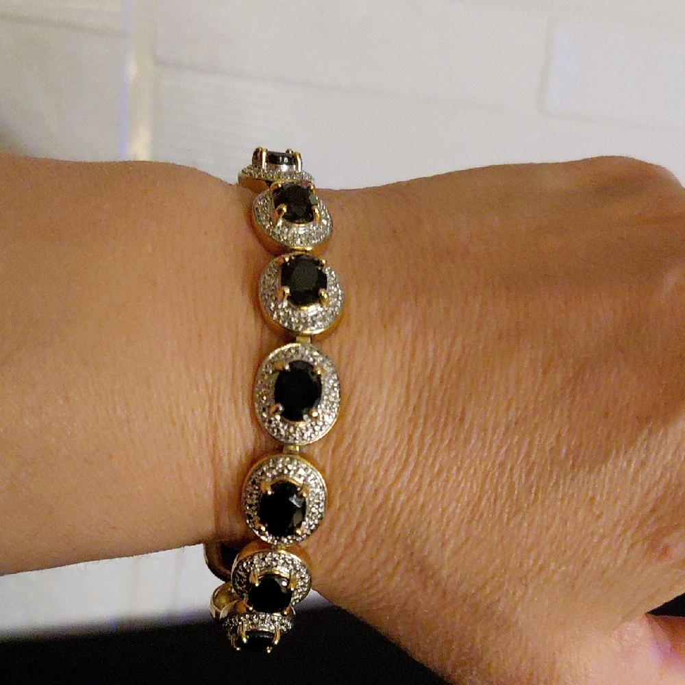 Elegant Black and Gold Bracelet